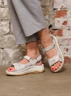 Sandalen<Wolky Adura - beige bloemen leer beigebloemenleer