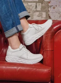 Lage Veterschoenen|Wandelschoenen<Wolky Bounce - wit leer witleer