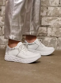 Lage Veterschoenen|Wandelschoenen<Wolky Bounce - wit/zilver leer wit/zilverleer