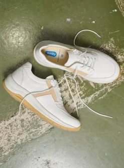 Lage Veterschoenen|Wandelschoenen<Wolky Comrie - wit/beige leer wit/beigeleer
