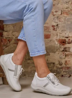 Lage Veterschoenen|Wandelschoenen<Wolky Comrie - wit/zilver combi leer wit/zilvercombileer