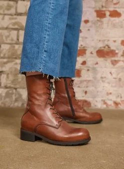 Veterlaarzen|Halfhoge Laarzen<Wolky Emery HV - 20430 cognac leer 20430cognacleer