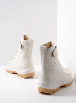 Hoge Veterschoenen|Veterlaarzen<Wolky Reach - creme wit leer cremewitleer
