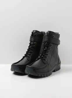 Hoge Veterschoenen|Veterlaarzen<Wolky Reach - zwart leer zwartleer