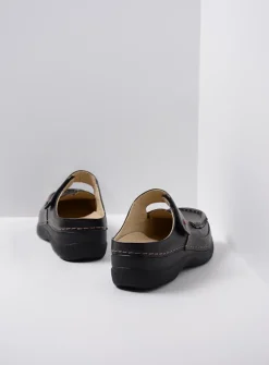 Slippers|Klompen<Wolky Roll Slipper - zwart leer zwartleer