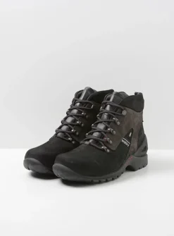 Hoge Veterschoenen|Wandelschoenen<Wolky Traction WP - zwart nubuck zwartnubuck