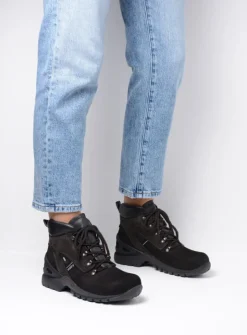 Hoge Veterschoenen|Wandelschoenen<Wolky Traction WP - zwart nubuck zwartnubuck