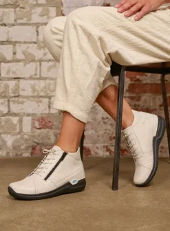 Hoge Veterschoenen|Wandelschoenen<Wolky Why - wit leer witleer