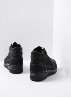 Hoge Veterschoenen|Wandelschoenen<Wolky Why - zwart nubuck zwartnubuck
