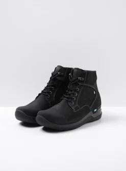 Hoge Veterschoenen|Wandelschoenen<Wolky Whynot - zwart nubuck zwartnubuck